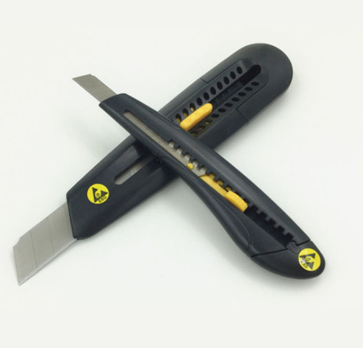 Anti-static utility knife